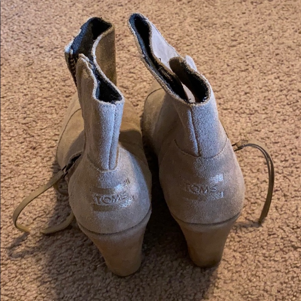 Toms suede booties
